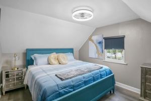 Family Fun! 2 Story Oasis and Pup Retreat Near RVA!