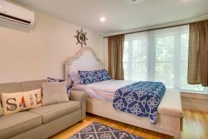 Walk to Beach and Lighthouse Oak Bluffs Studio!