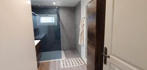 Appartements Appartement T5 meuble 110 m2 neuf proche centre ville : photos des chambres