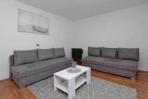 Apartments with WiFi Lopar, Rab - 14804