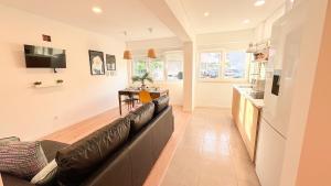 Vizinho -Central - perto praia - Wi-Fi