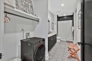 New 2 Luxe Penthouses with Balcony and City Views