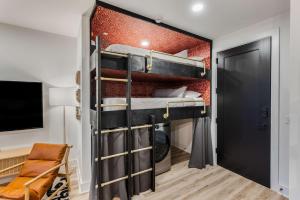 New 2 Luxe Penthouses with Balcony and City Views