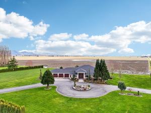 New Skagit Tulip Farm Estate 3 beds 2 baths