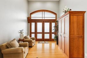 New Skagit Tulip Farm Estate 3 beds 2 baths