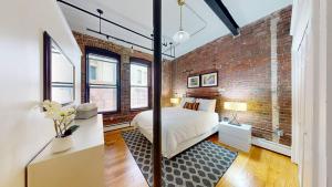 Garden 1BR Loft in Back Bay Near Copley