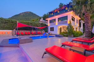 Villa Xclusive