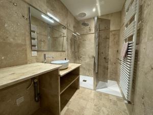 Appartements Apartment in Le Mans with Terrace Views : photos des chambres