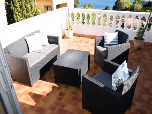 Maisons de vacances Rural villa with shared pool and tennis court : photos des chambres