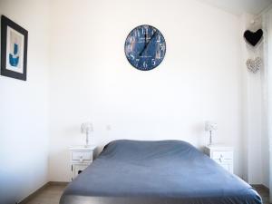 Maisons de vacances Rural villa with shared pool and tennis court : photos des chambres