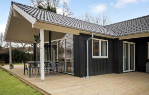 4 Bedroom Lovely Home In Liseleje