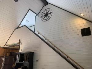 Cozy Cabin Retreat Hot Tub & Scenic Surroundings