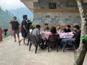 Tirthan Hilltop Home Stay