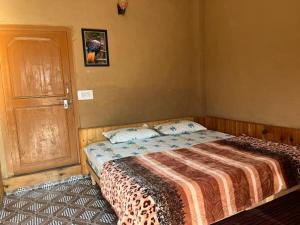 Tirthan Hilltop Home Stay