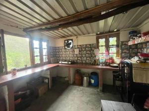 Tirthan Hilltop Home Stay