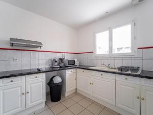 Maisons de vacances Maison a Bias 6 pers – Confort et nature proche ocean - FR-1-50-184 : photos des chambres