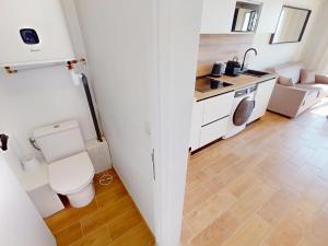 Studio rénové climatisé avec balcon et wifi à Menton - FR-1-196-383