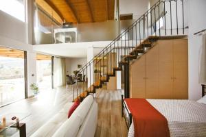 Semi-detached house with private pool