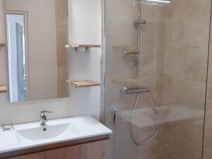 Appartement 2 pièces climatisé avec garage à Sainte-Maxime - FR-1-780-21