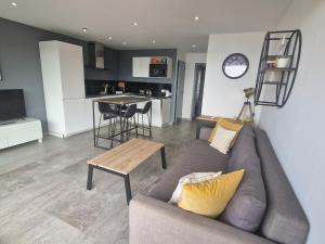 Appartement climatisé 2 pièces avec vue mer, centre-ville Sainte-Maxime, animaux acceptés - FR-1-780-26