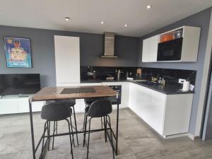 Appartement climatisé 2 pièces avec vue mer, centre-ville Sainte-Maxime, animaux acceptés - FR-1-780-26