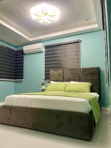 Cai Residence - Stylish 2BR Staycation near EK & Tagaytay Gateway