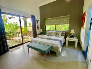 3 Monkeys Villa Residence
