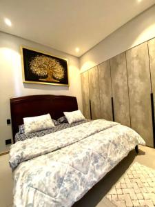 luxury apartment & great view good neighbour hood