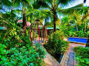 3 Monkeys Villa Residence