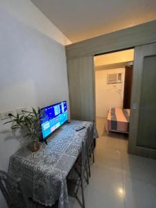Shore Family suite TV with Netflix&fast WiFi MOA near NAIA 9116