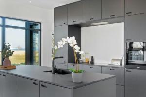 Simple Elegance And Panoramic Sea View At Kulhuse