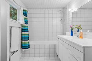 Cozy Holiday Home Near The Beach And Nature