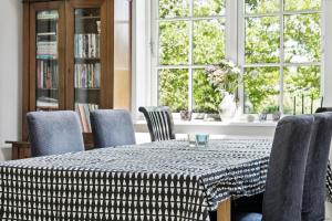 Family Idyll Near Kikhavn Beach