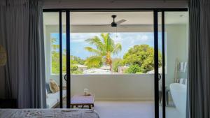 New CHIC 3BR Villa Walk to Beach Pool & Terrace