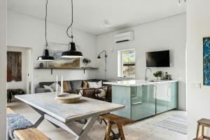 Architect-Designed House In Fröjel Near The Beach