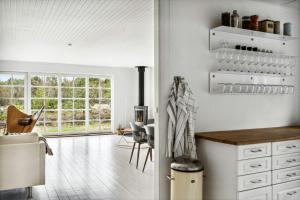 High Ceilings In Bright Home Near Lodskovvad