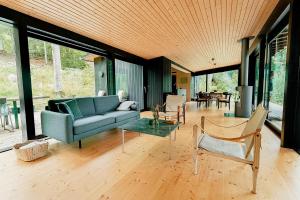 Modern Architectural Gem By The Lake In Immeln