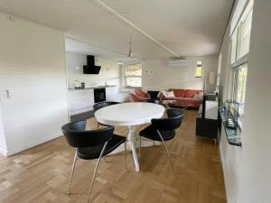 Find Peace With Style In Kirke Hyllinge