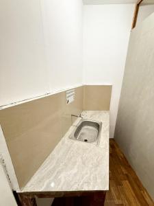 Lees Transient Unit 5