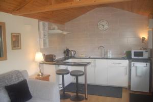 Ardarroch Cottage 5 Star B&B and Self Catering Studio Cabin