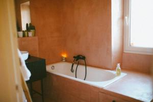 Maisons de vacances Peaceful Apartment In The Heart Of Ventabren : photos des chambres