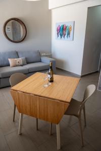 TSABAS BEACH SIDE APARTMENTS ΤΣΑΜΠΑΣ Παραλιακά διαμερίσματα 3