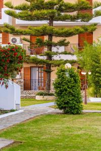 Double Room with Garden View room in Almira Hotel