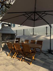 Artemis Poolhouse Apartments