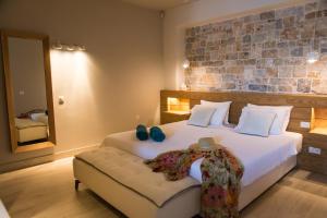 GNM Panoramic View Island House