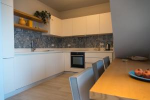 GNM Panoramic View Island House