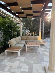 Artemis Poolhouse Apartments