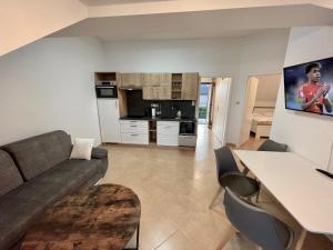 Apartments near Golf Resort Kunětická Hora, Dříteč