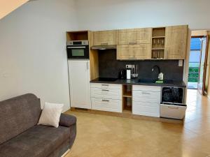 Apartments near Golf Resort Kunětická Hora, Dříteč