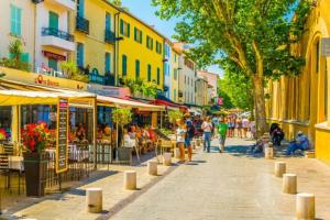 Beautiful apartment, sea, air conditioning, internet